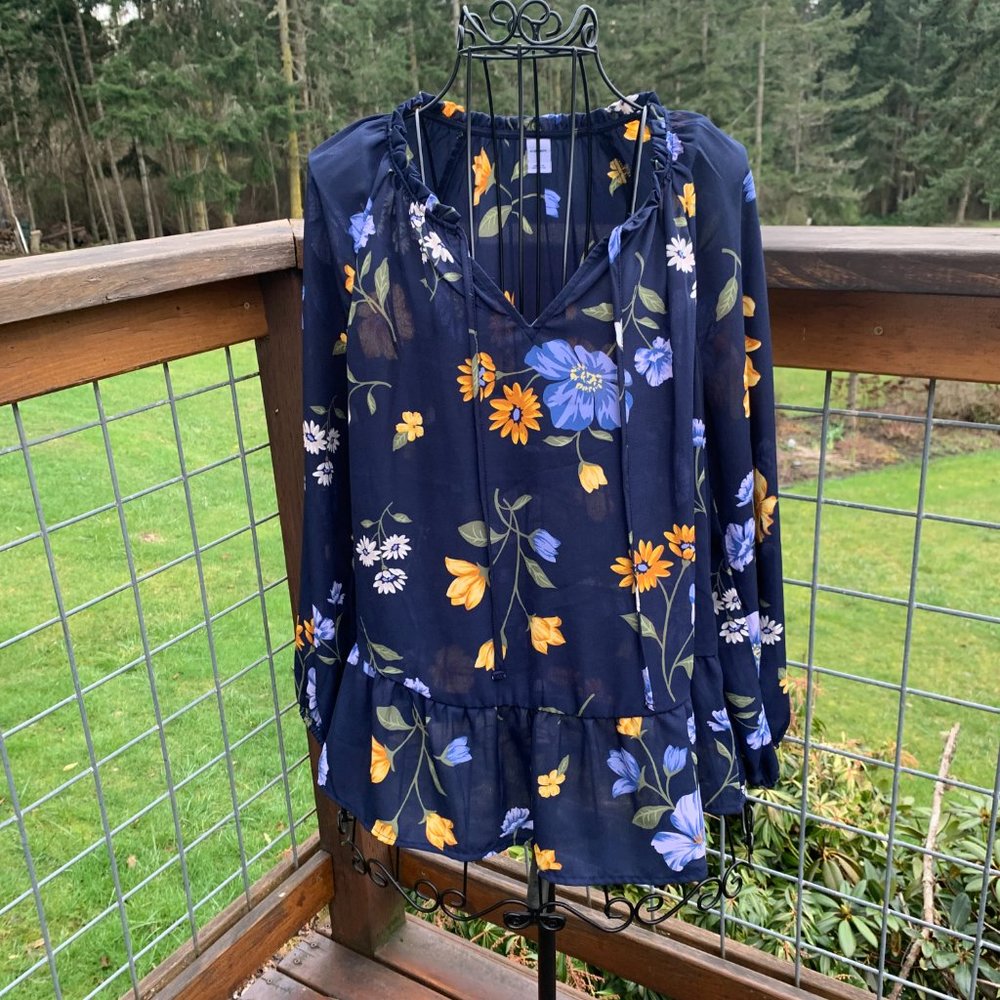 Old Navy Ladies size Small Navy Blue Floral Long Sleeve V-Neck Blouse